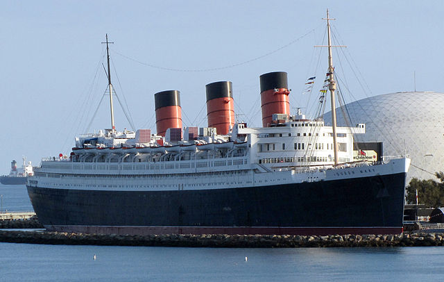 640px-rms_queen_mary_long_beach_january_2011_view